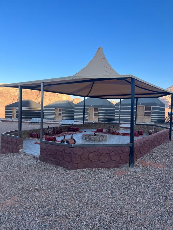 Sunlight Camp Apartamento Wadi Rum Exterior foto