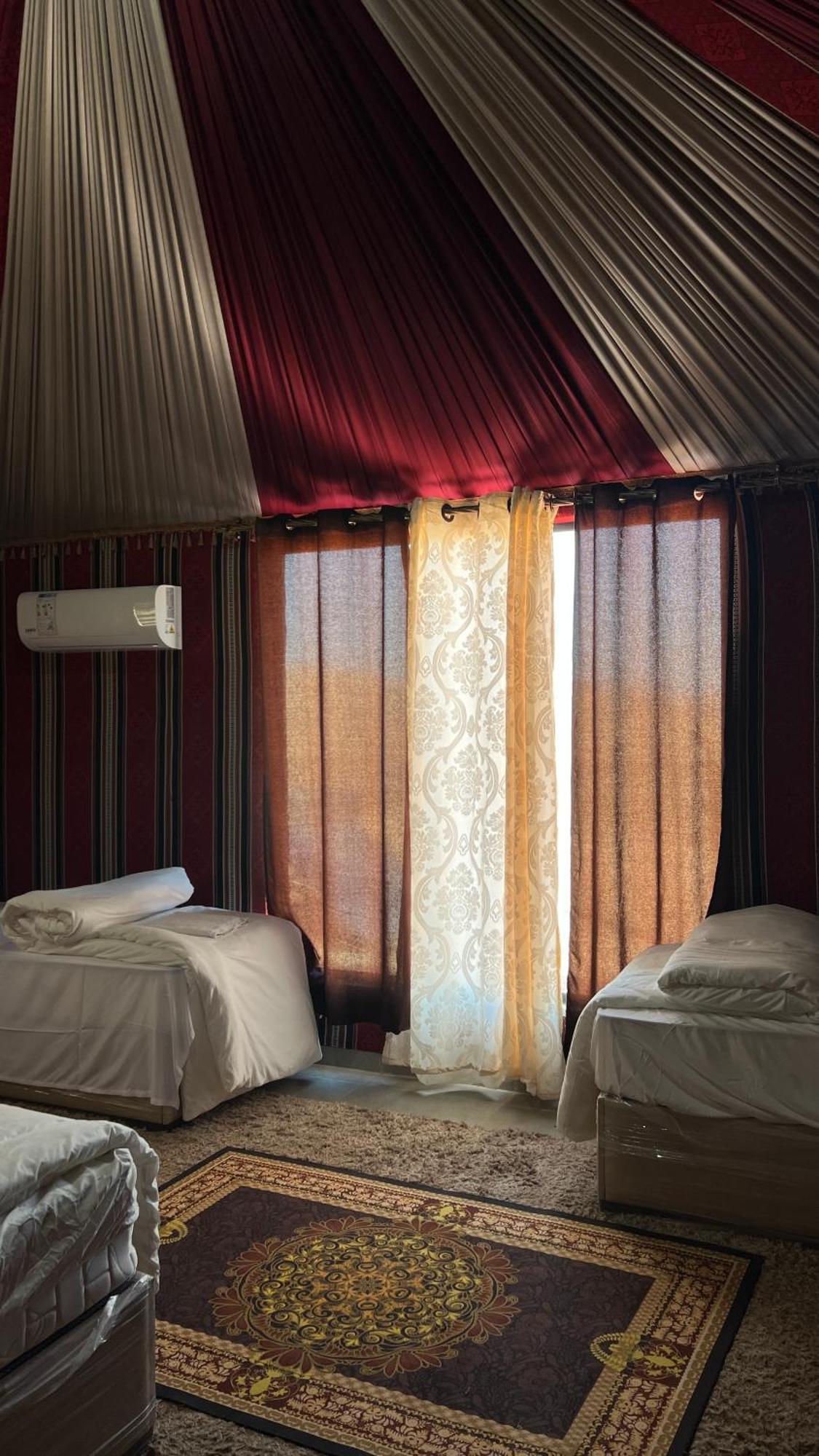 Sunlight Camp Apartamento Wadi Rum Exterior foto