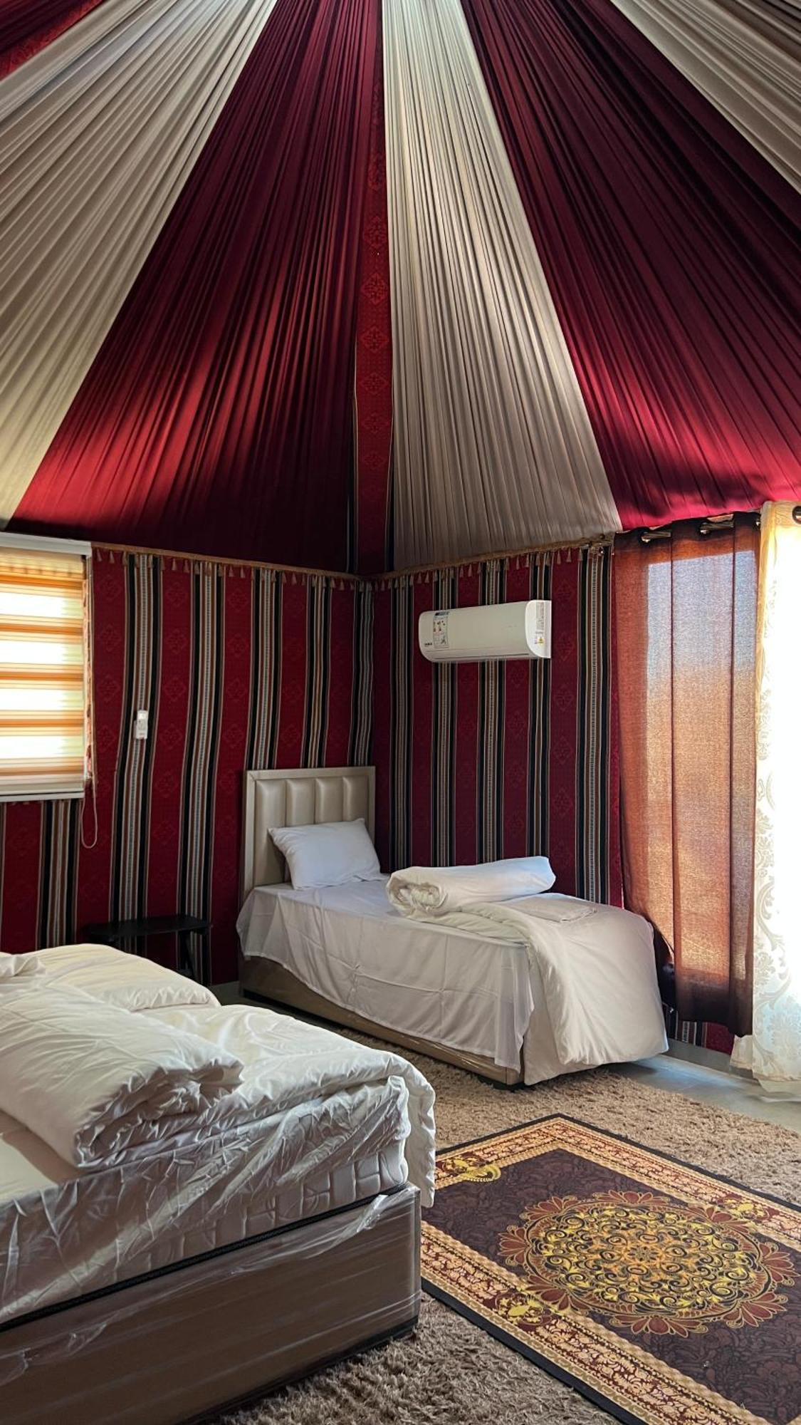 Sunlight Camp Apartamento Wadi Rum Exterior foto