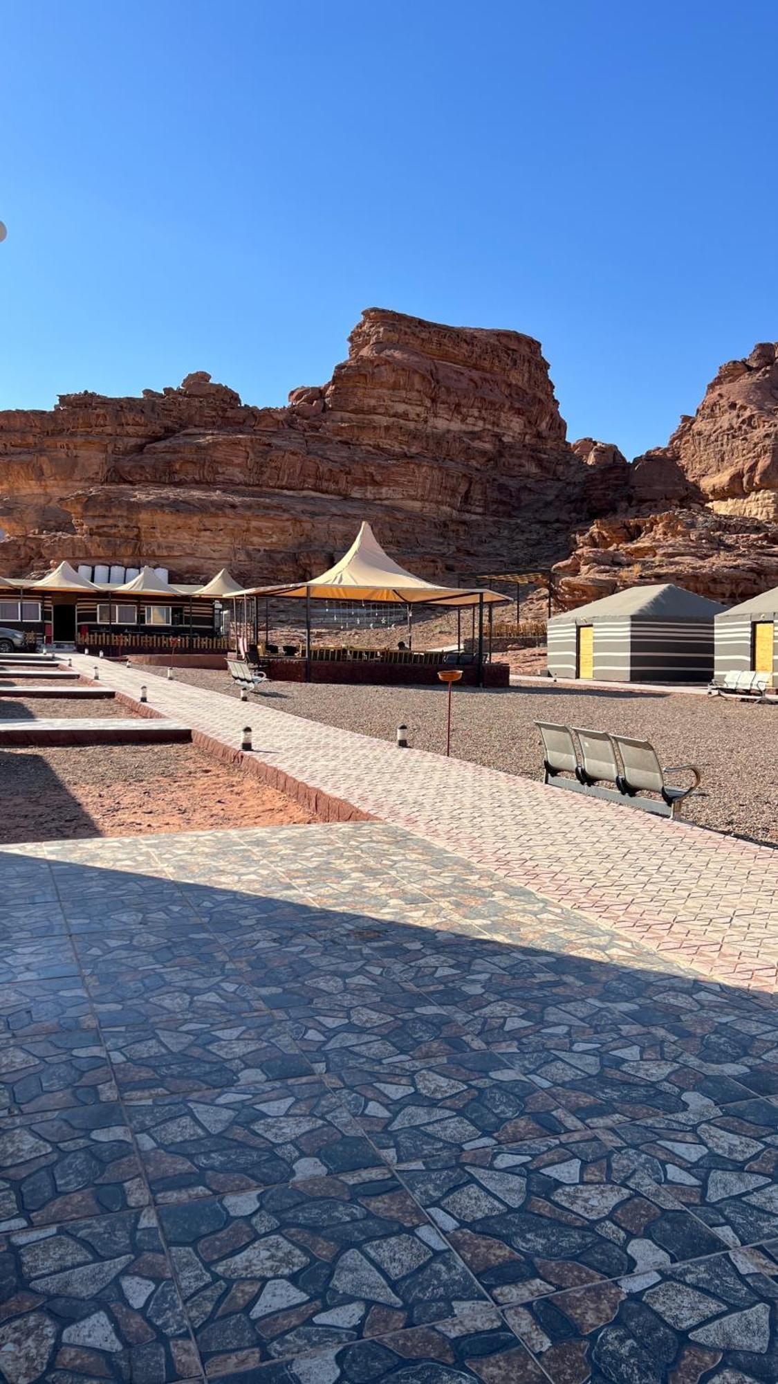 Sunlight Camp Apartamento Wadi Rum Exterior foto