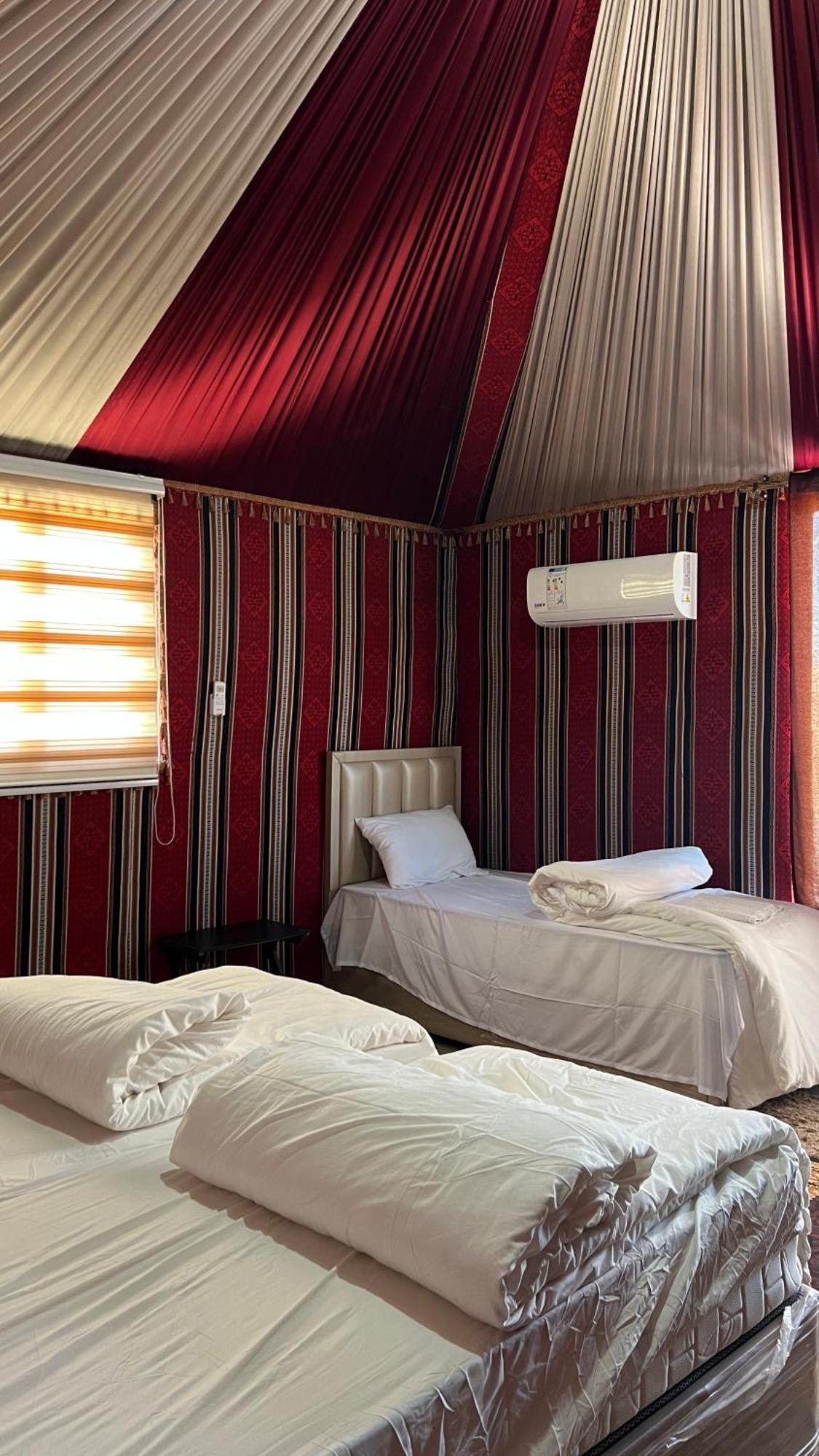 Sunlight Camp Apartamento Wadi Rum Exterior foto
