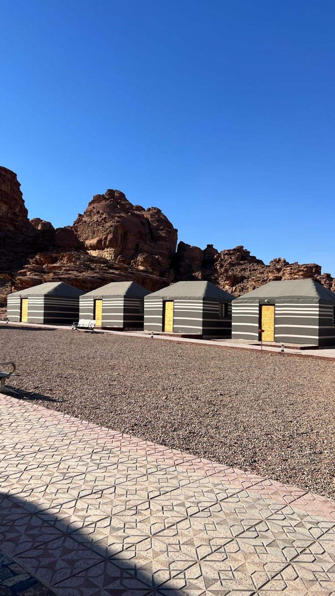 Sunlight Camp Apartamento Wadi Rum Exterior foto