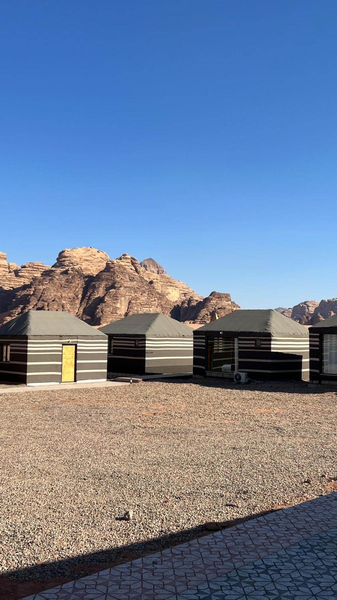 Sunlight Camp Apartamento Wadi Rum Exterior foto
