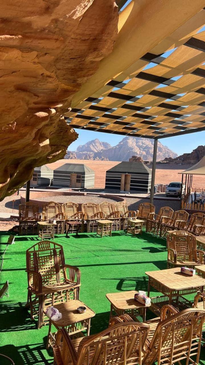 Sunlight Camp Apartamento Wadi Rum Exterior foto
